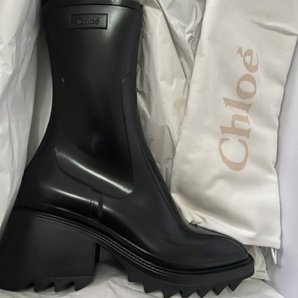 Authentic Chloe Rain Boots size 39euro/8.5 NEW